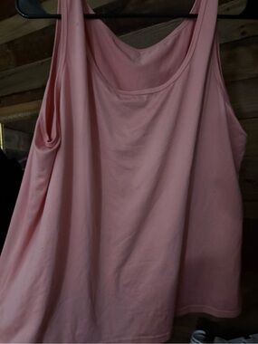 Classic Scoop Neck Pink Women's Tank Top